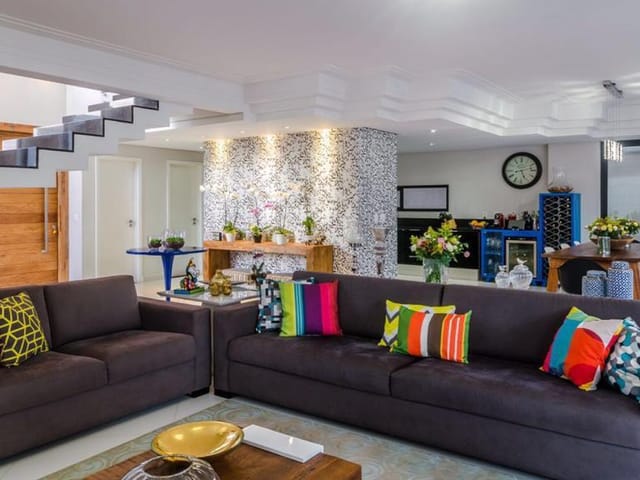 Sobrado com 332m² 3 quartos e 3 banheiros, à venda, no bairro Caminho Novo em Tremembé