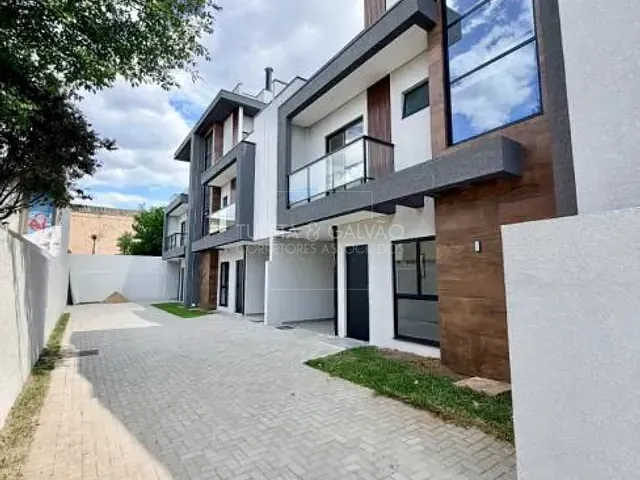 Sobrado com 279m² 3 quartos e 4 banheiros, à venda, no bairro Novo Mundo em Curitiba