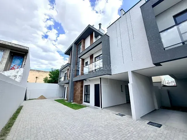 Sobrado com 279m² 3 quartos e 4 banheiros, à venda, no bairro Novo Mundo em Curitiba
