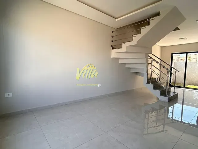 Sobrado 3 quartos e 3 banheiros, à venda, no bairro Estação em Araucária