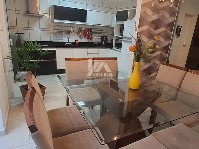 Sobrado com 138m² 2 quartos e 2 banheiros, à venda, no bairro Órfãs em Ponta Grossa