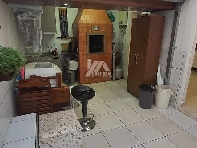 Sobrado com 138m² 2 quartos e 2 banheiros, à venda, no bairro Órfãs em Ponta Grossa