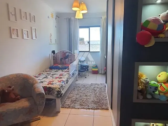 Sobrado com 138m² 2 quartos e 2 banheiros, à venda, no bairro Órfãs em Ponta Grossa