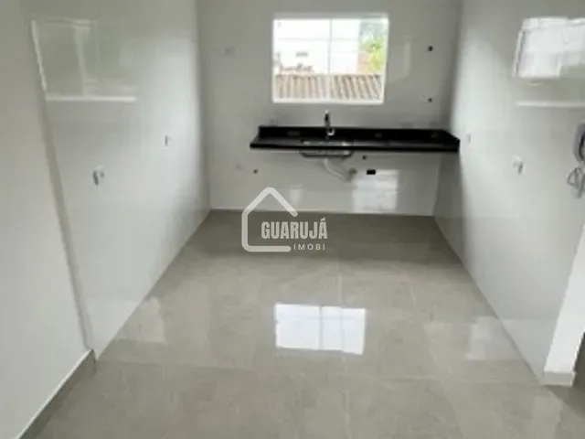 Sobrado com 90m² 2 quartos e 3 banheiros, à venda, no bairro Jardim Cunhambebe (Vicente de Carvalho) em Guarujá
