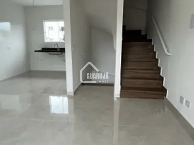 Sobrado com 90m² 2 quartos e 3 banheiros, à venda, no bairro Jardim Cunhambebe (Vicente de Carvalho) em Guarujá