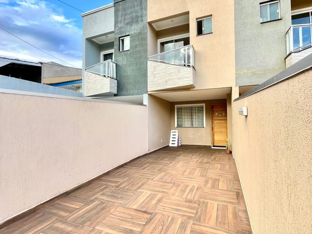 Sobrado com 72m² 2 quartos e 2 banheiros, à venda, no bairro Contorno em Ponta Grossa