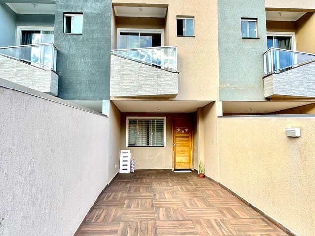 Sobrado com 72m² 2 quartos e 2 banheiros, à venda, no bairro Contorno em Ponta Grossa