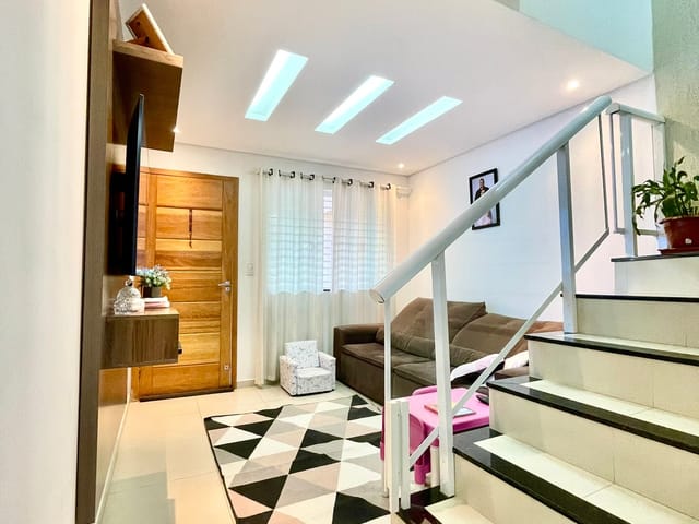 Sobrado com 72m² 2 quartos e 2 banheiros, à venda, no bairro Contorno em Ponta Grossa