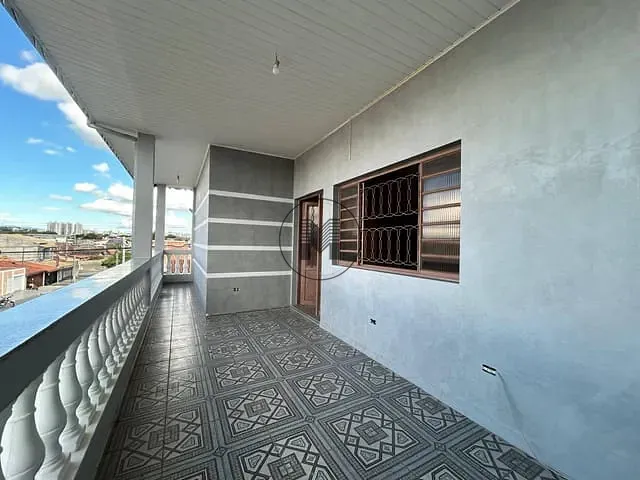 Sobrado 3 quartos e 2 banheiros, à venda, no bairro Parque Aeroporto em Taubaté