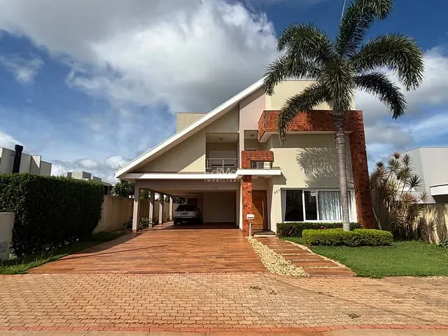 Sobrado com 600m² 5 quartos e 4 banheiros, à venda, no bairro FAG em Cascavel