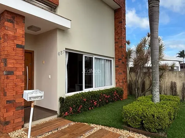 Sobrado com 600m² 5 quartos e 4 banheiros, à venda, no bairro FAG em Cascavel