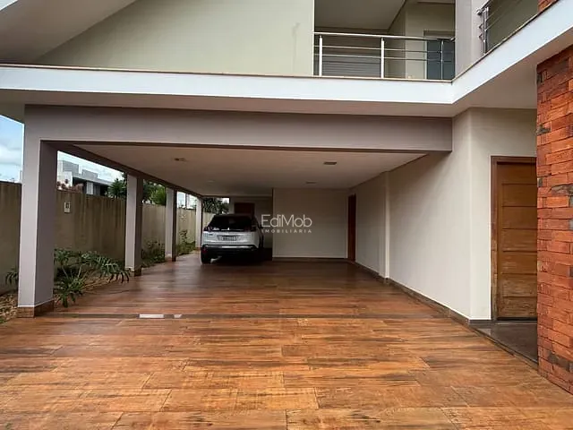 Sobrado com 600m² 5 quartos e 4 banheiros, à venda, no bairro FAG em Cascavel