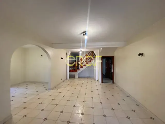 Sobrado 5 quartos e 5 banheiros, à venda, no bairro Centro em Formosa