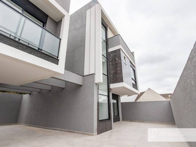 Sobrado com 100m² 3 quartos e 3 banheiros, à venda, no bairro Vista Alegre em Curitiba