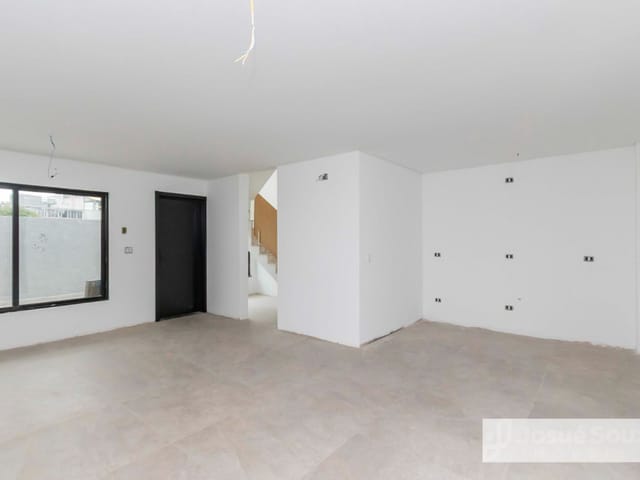 Sobrado com 100m² 3 quartos e 3 banheiros, à venda, no bairro Vista Alegre em Curitiba