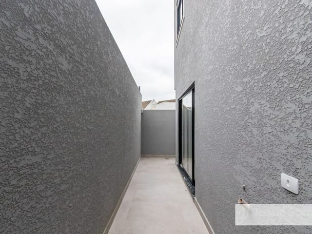 Sobrado com 100m² 3 quartos e 3 banheiros, à venda, no bairro Vista Alegre em Curitiba