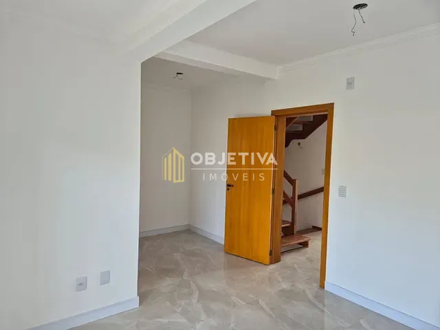 Sobrado com 149m² 3 quartos e 3 banheiros, à venda, no bairro Hípica em Porto Alegre