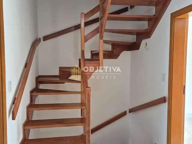 Sobrado com 149m² 3 quartos e 3 banheiros, à venda, no bairro Hípica em Porto Alegre