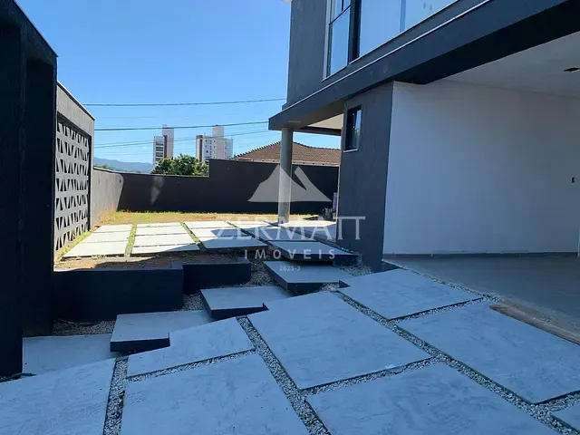 Sobrado com 150m² 3 quartos e 3 banheiros, à venda, no bairro Fidélis em Blumenau