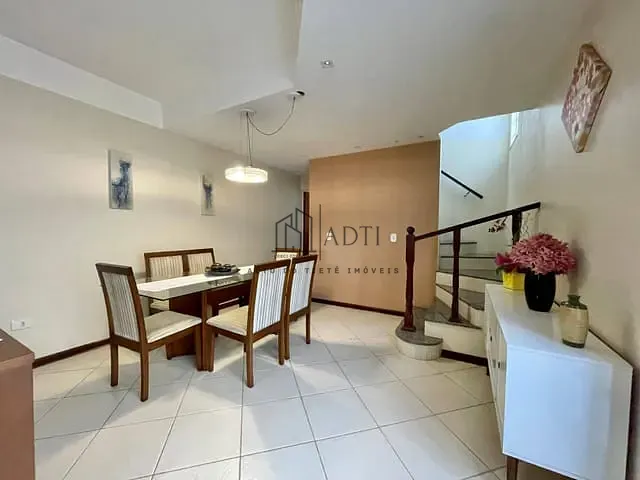Sobrado com 132m² 3 quartos e 2 banheiros, à venda, no bairro Parque Santana em Mogi das Cruzes