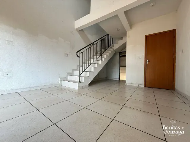 Sobrado à venda ou para alugar, no bairro Jardim Nova Independência em Sarandi