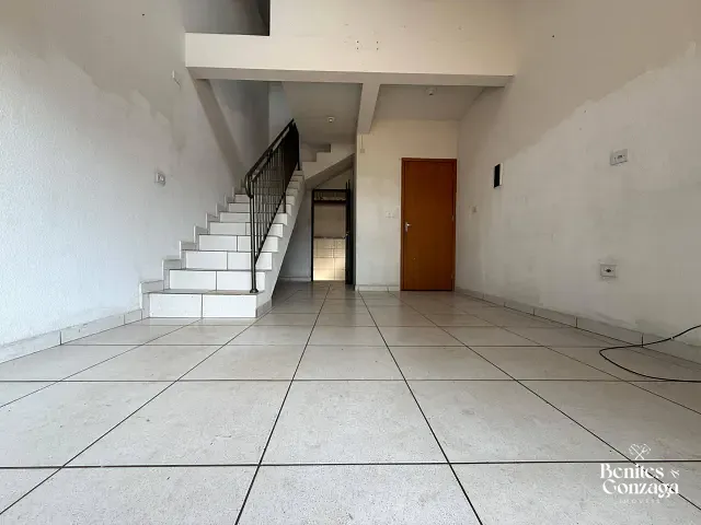 Sobrado à venda ou para alugar, no bairro Jardim Nova Independência em Sarandi