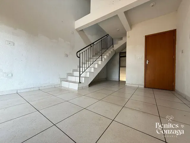 Sobrado à venda ou para alugar, no bairro Jardim Nova Independência em Sarandi