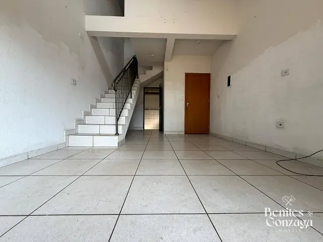 Sobrado à venda ou para alugar, no bairro Jardim Nova Independência em Sarandi