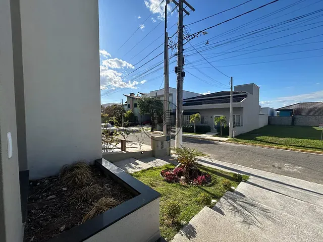 Sobrado com 250m² 4 quartos e 5 banheiros, à venda, no bairro Loteamento Pinheiros de Tremembé em Tremembé