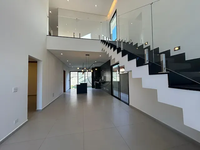 Sobrado com 250m² 4 quartos e 5 banheiros, à venda, no bairro Loteamento Pinheiros de Tremembé em Tremembé
