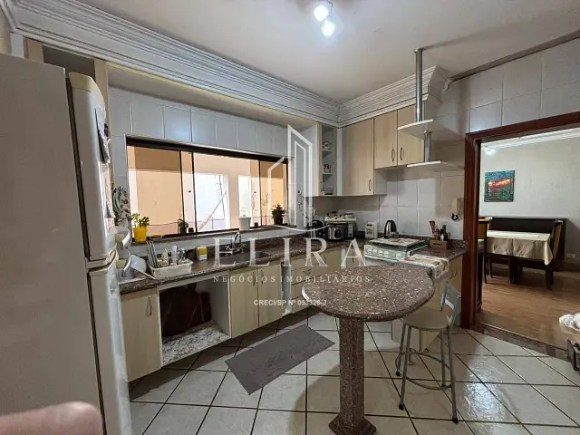 Sobrado com 300m² 3 quartos e 5 banheiros, à venda, no bairro Residencial Horto Florestal Jacyra I em Americana