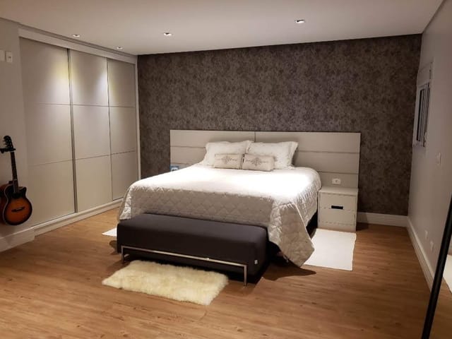 Sobrado com 237m² 3 quartos e 5 banheiros, para alugar, no bairro Mirandópolis em São Paulo