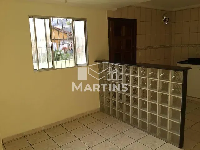 Sobrado 2 quartos e 1 banheiro, à venda, no bairro Parque Pinheiros em Taboão da Serra