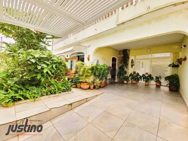 Sobrado com 250m² 3 quartos e 1 banheiro, à venda, no bairro Jardim Iberá em Itanhaém