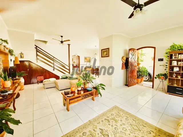 Sobrado com 250m² 3 quartos e 1 banheiro, à venda, no bairro Jardim Iberá em Itanhaém