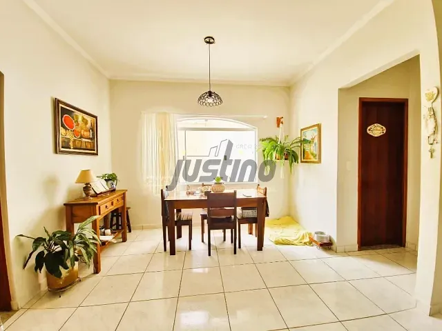 Sobrado com 250m² 3 quartos e 1 banheiro, à venda, no bairro Jardim Iberá em Itanhaém