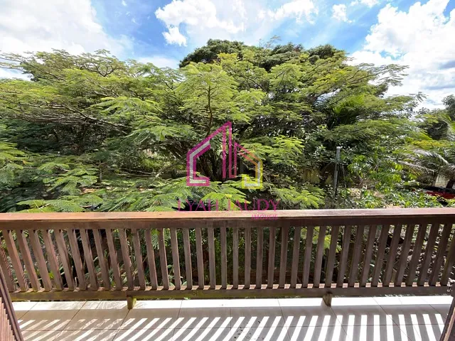 Sobrado com 382m² 4 quartos e 3 banheiros, à venda, no bairro centro em Chapada dos Guimarães