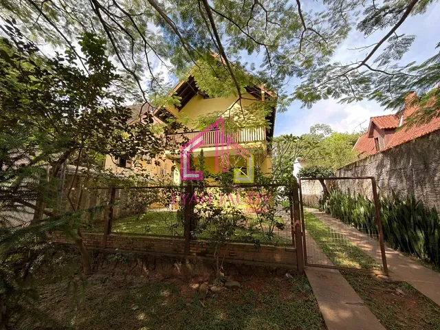 Sobrado com 382m² 4 quartos e 3 banheiros, à venda, no bairro centro em Chapada dos Guimarães