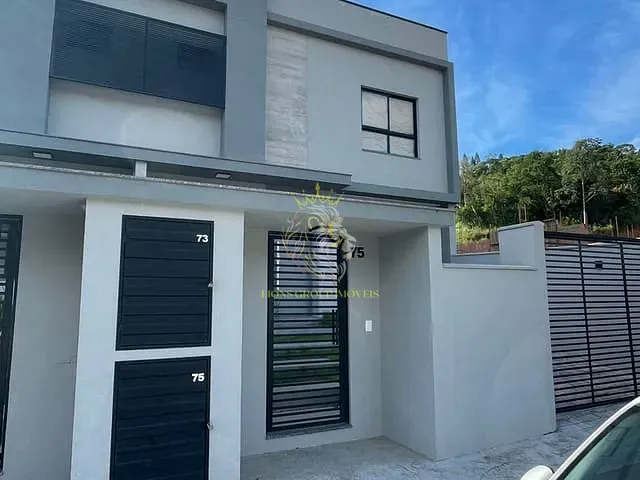 Sobrado 3 quartos e 4 banheiros, à venda, no bairro Areias em Camboriú