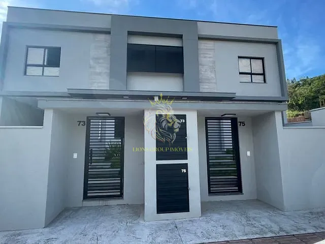 Sobrado 3 quartos e 4 banheiros, à venda, no bairro Areias em Camboriú