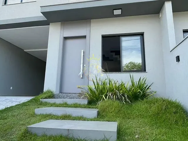 Sobrado 3 quartos e 4 banheiros, à venda, no bairro Areias em Camboriú