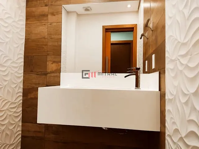 Sobrado com 273m² 4 quartos e 3 banheiros, à venda, no bairro Conjunto Habitacional Alexandre Urbanas em Londrina