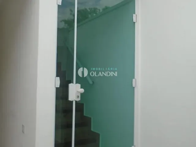 Sobrado com 100m² 2 quartos e 1 banheiro, para alugar, no bairro Parque Residencial Carolina em Artur Nogueira