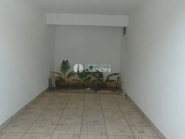 Sobrado com 100m² 2 quartos e 1 banheiro, para alugar, no bairro Parque Residencial Carolina em Artur Nogueira