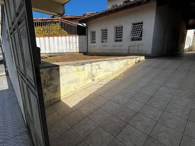 Sobrado 5 quartos e 2 banheiros, à venda, no bairro Residencial Mombaça I em Pindamonhangaba