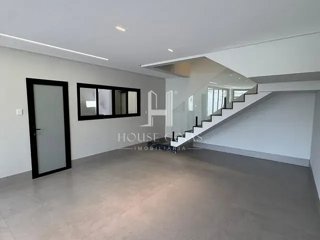Sobrado com 153m² 3 quartos e 4 banheiros, à venda, no bairro Parque Amazônia em Goiânia