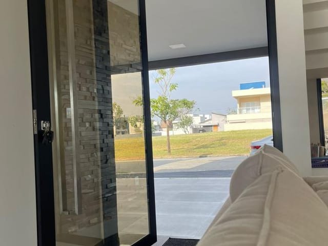 Sobrado com 300m² 3 quartos e 4 banheiros, à venda, no bairro Residencial Ouroville em Taubaté
