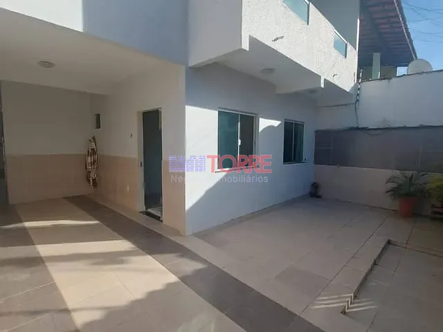 Sobrado com 185m² 3 quartos e 3 banheiros, à venda, no bairro Hernani Sá em Ilhéus