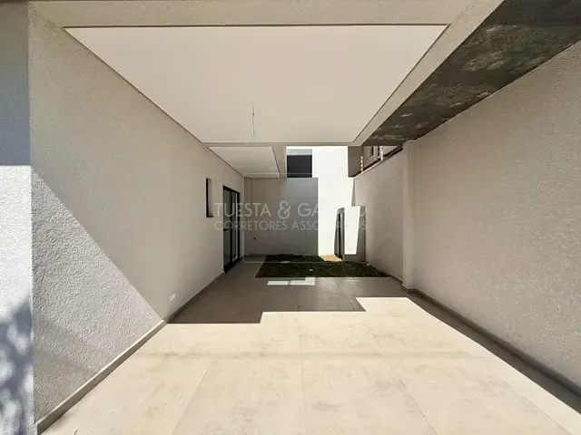 Sobrado com 266m² 3 quartos e 4 banheiros, à venda, no bairro Novo Mundo em Curitiba