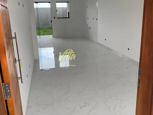 Sobrado 3 quartos e 2 banheiros, à venda, no bairro Fazenda Velha em Araucária